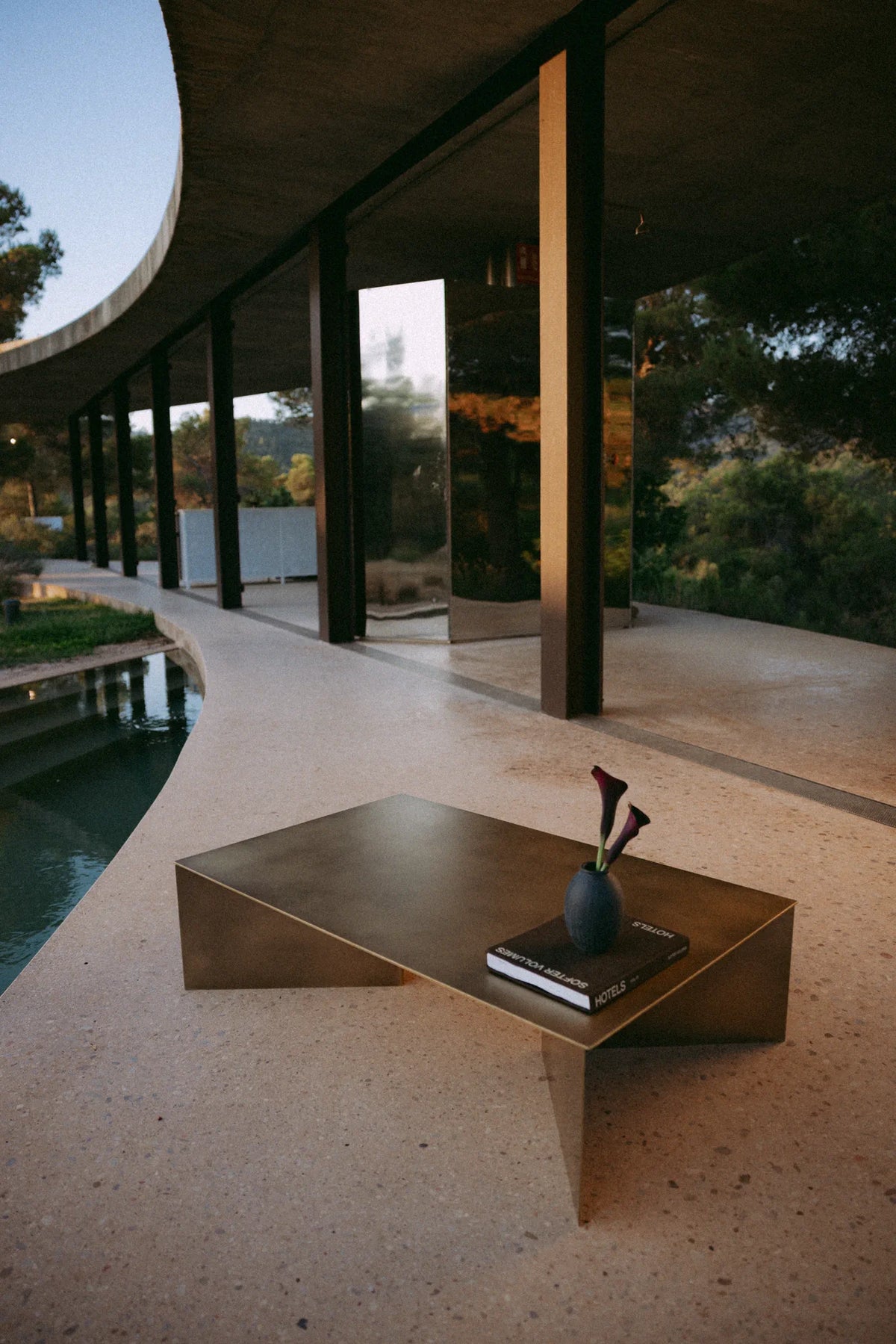 ZEN COFFEE TABLE en laiton · Storytelling 2