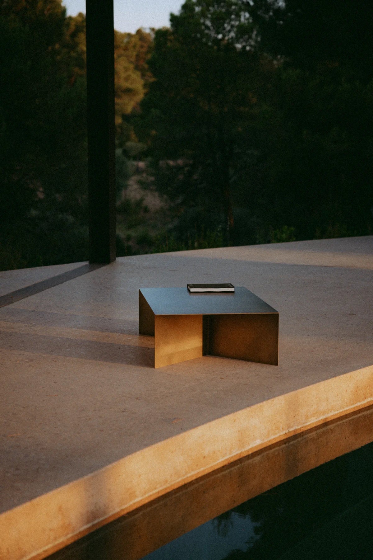 ZEN COFFEE TABLE en laiton · Storytelling 4